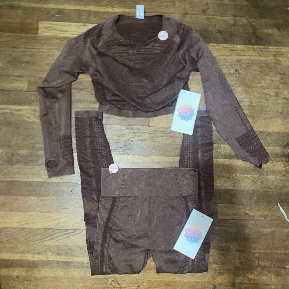 Brown workout set